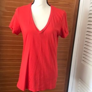 Red Everlane women’s M v-neck t-shirt